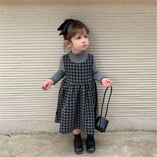 【背心裙设计，简约大方！】女童马甲连衣裙2024新款春秋装，儿童千鸟格子洋气毛呢背心裙打底裙，春秋两季的适应性，百搭好看搭配不同上装，满足不同场合的需求! 商品图1