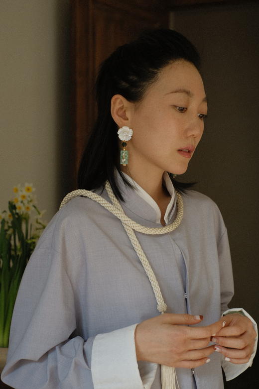 「东方雅宴」玉生烟 · 白樱玉石耳环 商品图2