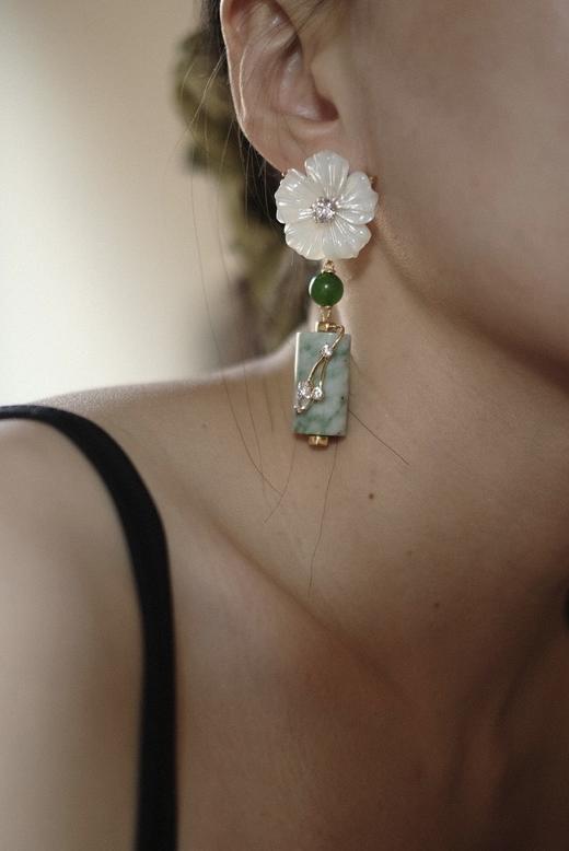 「东方雅宴」玉生烟 · 白樱玉石耳环 商品图3