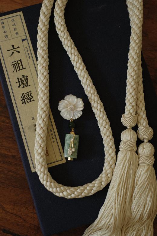 「东方雅宴」玉生烟 · 白樱玉石耳环 商品图0