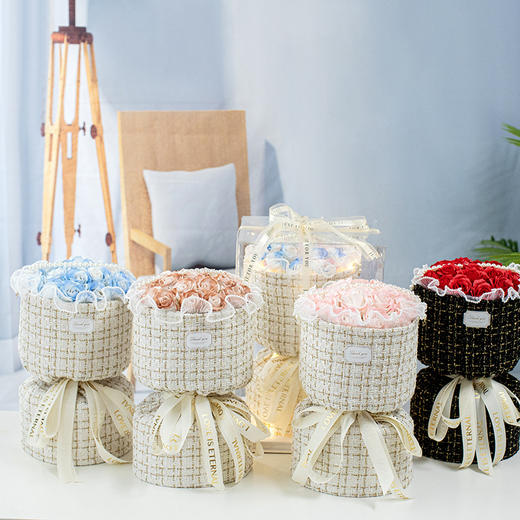 【送礼首选！创意花束】小香风永生香皂玫瑰花束生日礼物送女朋友三八女神节礼物，不仅仅是一份礼物，更是倾注了你对她无尽的爱意。 商品图3