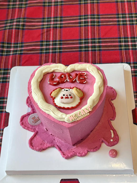 爱心桃小狗手绘蛋糕\ins风\漫画风【深色色素较重】 商品图0