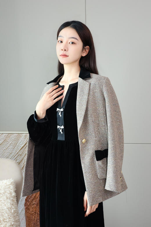 窈窕淑女丝绒连衣裙 商品图5