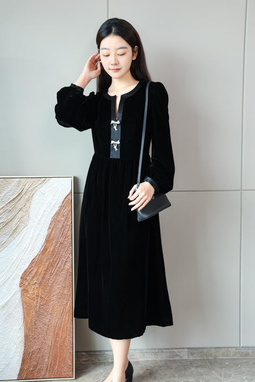 窈窕淑女丝绒连衣裙 商品图4