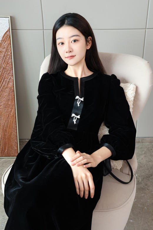 窈窕淑女丝绒连衣裙 商品图0