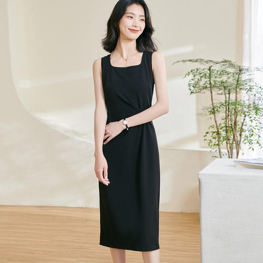 米思阳2026春季新款简约气质搭配连衣裙收腰褶皱弹力修身小黑裙背心裙0209 商品图3