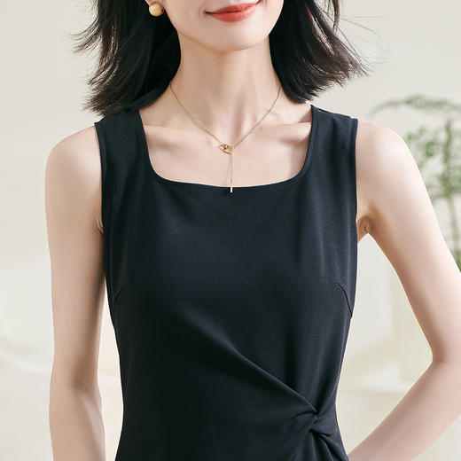 米思阳2026春季新款简约气质搭配连衣裙收腰褶皱弹力修身小黑裙背心裙0209 商品图6