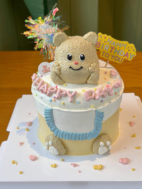 黄油小熊立体手绘蛋糕