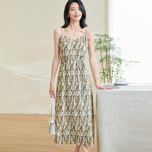 「锦色花影」吊带裙  重工波浪压褶 米思阳2026春季别致高级感吊带长裙修身连衣裙女0141 商品图4