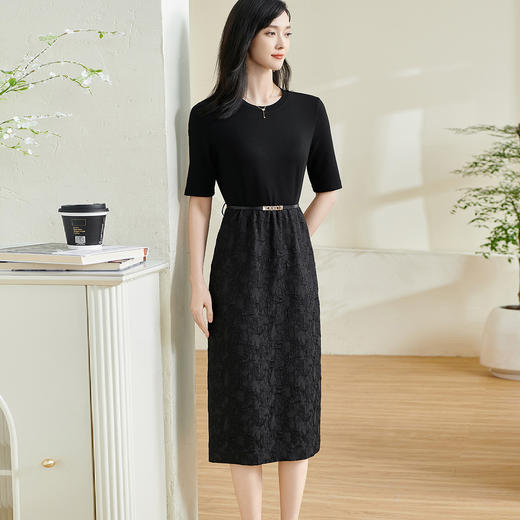 剩S 米思阳2025春季新款别致设计感拼接连衣裙提花抗皱透气一步裙0334 商品图1