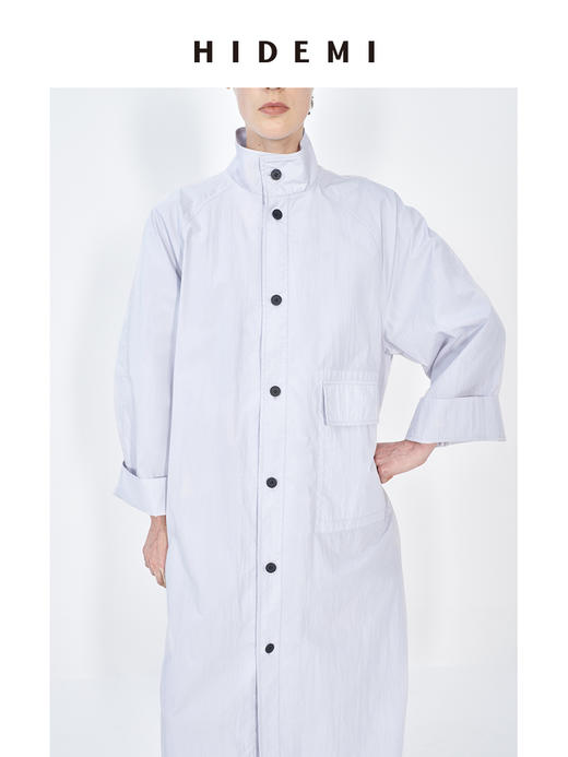HIDEMI 极简微褶皱立领设计感宽松大廓形薄款多穿式长风衣 商品图3