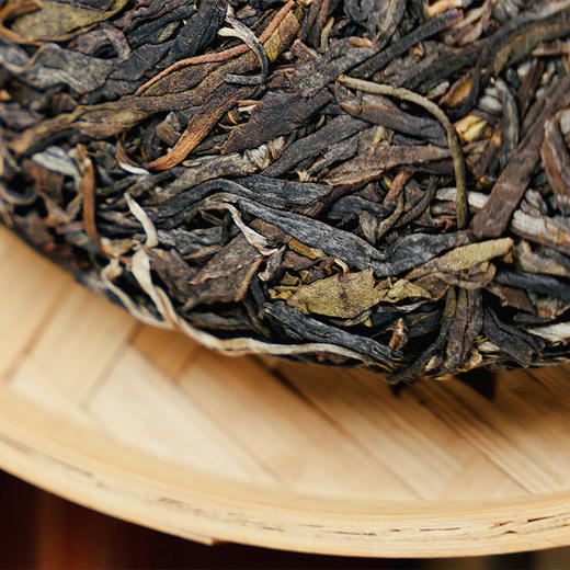 【三合社】2023年头春300年古树茶易武茶区 原料数量有限 每个ID限购5份 357g/饼，5饼/提 商品图1