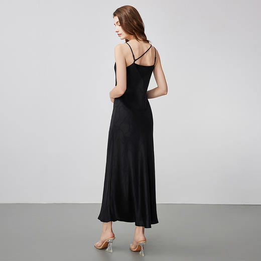 EITIE爱特爱夏季新款显瘦洋气吊带连衣裙7407102 商品图9