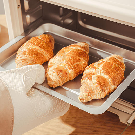 厨房必备｜家常蒸菜，又烫又难拿⁉️「神田|绣渤意 硅胶防烫手套」 ✔️三层隔热设计：抗菌硅胶层+隔热里布+加厚隔热棉 ✔️耐高温350℃，隔热、防烫、防滑 ✔️食品级接触，一冲即净 商品图3