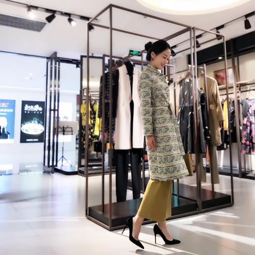 【伯妮斯茵】176D011--金色风衣--暗夜留香--《宁静之美--伊斯兰艺术》 商品图4