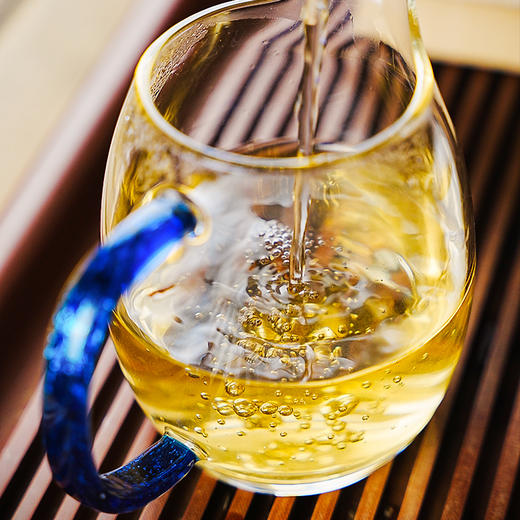 【三合社】2023年头春300年古树茶易武茶区 原料数量有限 每个ID限购5份 357g/饼，5饼/提 商品图6