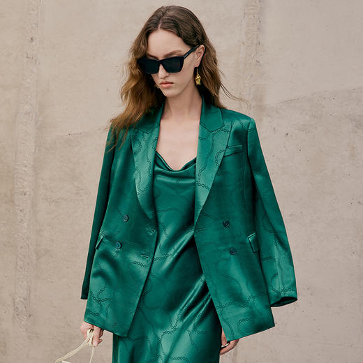 EITIE爱特爱春季新款洋气纯色西装外套女7403101 商品图5