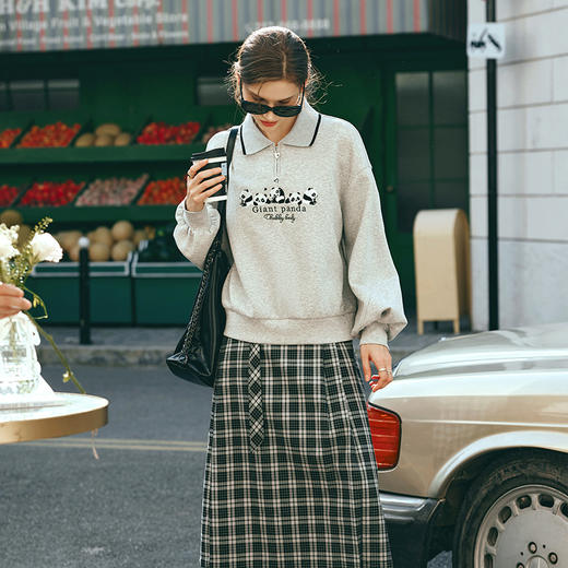 OLrain欧芮儿美式灰色卫衣女早春2024年新款设计感熊猫刺绣上衣 商品图1