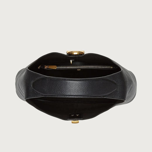 FERRAGAMO 菲拉格慕 女士锤纹小牛皮 Gancini 装饰流浪包 黑色 21 0443 741200 商品图1