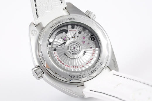 VS欧miga海马600系列女表215.33.40.20.04.001，#非黑即白#，39.5mm，自动机械机芯，橡胶表带，透底，女士腕表 商品图9