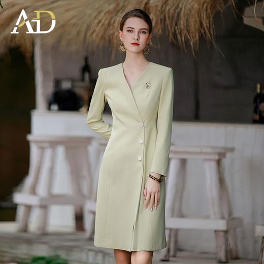 AD春装女2023年新款嫩黄色高级感连衣裙时尚V领西服裙主持人正装 商品图1