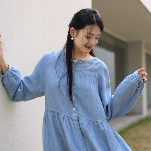 绽放051朵/雾蓝色亚麻磨毛成衣染色碎褶长袖文艺旅游穿搭连衣裙 商品图1