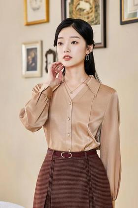 Le Malene 气质浅咖色翻领V领衬衫上衣 17330