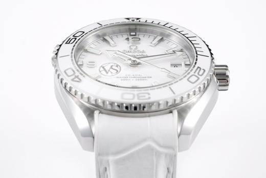 VS欧miga海马600系列女表215.33.40.20.04.001，#非黑即白#，39.5mm，自动机械机芯，橡胶表带，透底，女士腕表 商品图6