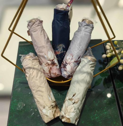 优品堂【如花如歌5】金骨、黑胶、超轻、五折、遮阳防紫外线太阳伞 商品图0