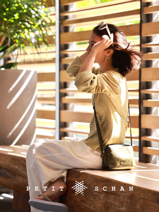 8000积分兑换  PETIT SCHAN小闪 satisfaction 包你喜欢 意大利进口头层油蜡皮高级通勤斜挎包 商品图13