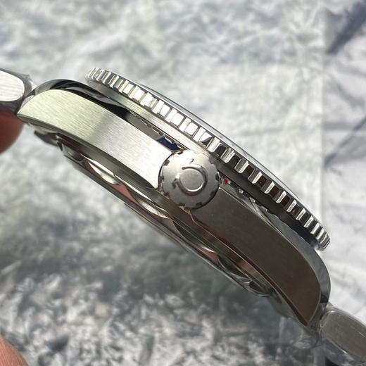 VS欧miga海马600系列女表215.30.40.20.04.001，#非黑即白#，39.5mm，自动机械机芯，精钢表带，透底，女士腕表 商品图14