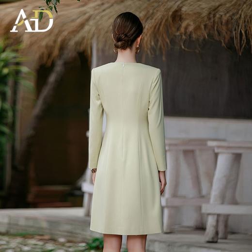 AD春装女2023年新款嫩黄色高级感连衣裙时尚V领西服裙主持人正装 商品图4