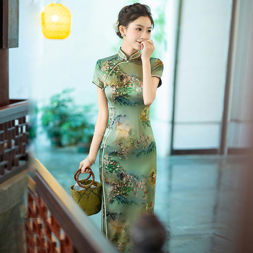 WC-70 2024新款真丝旗袍年轻款高端气质长款改良版桑蚕丝连衣裙 商品图2