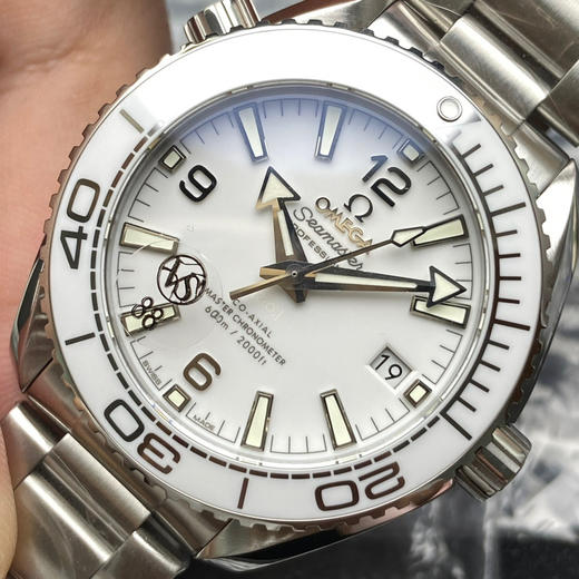 VS欧miga海马600系列女表215.30.40.20.04.001，#非黑即白#，39.5mm，自动机械机芯，精钢表带，透底，女士腕表 商品图12