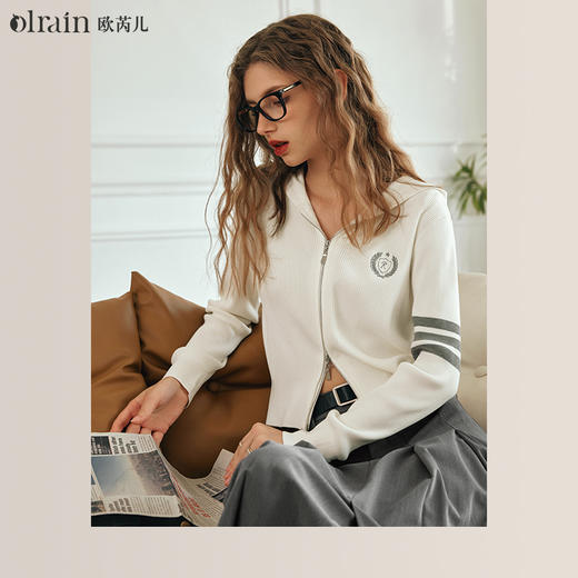 OLrain欧芮儿米白色长袖针织衫女早春2024新款休闲学院风连帽开衫 商品图0