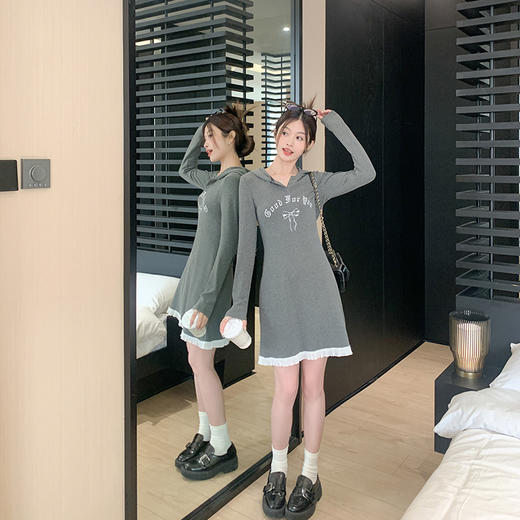 【129元任选2件】2色连帽拼接连衣裙 商品图1