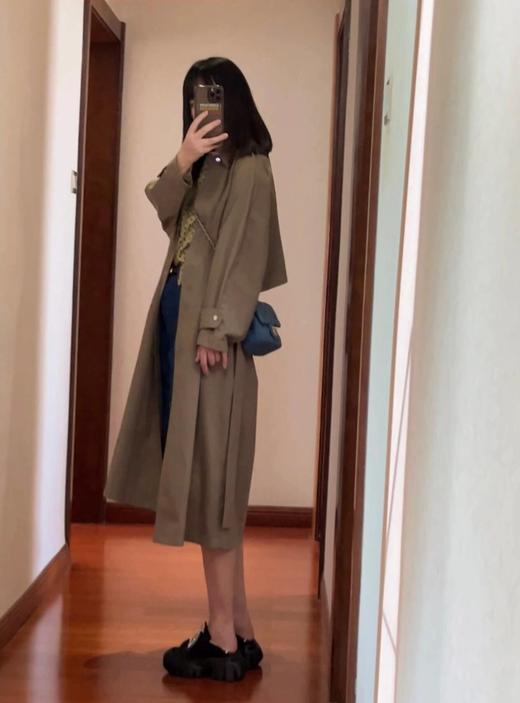 露珠系列廓形风衣 真丝羊毛密织工艺 廓形八字插肩袖 背部连片随性设计 自然感廓形 大翻领设计 商品图4