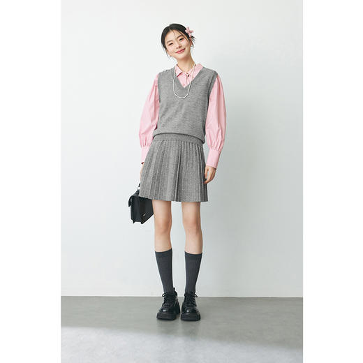 【严选】诗凡黎春基础百搭V领套头背心SF2330061 商品图1