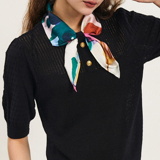 谜底套头针织上衣短袖女2024春款复古可拆卸丝巾领毛衫241MZ0348 商品图3