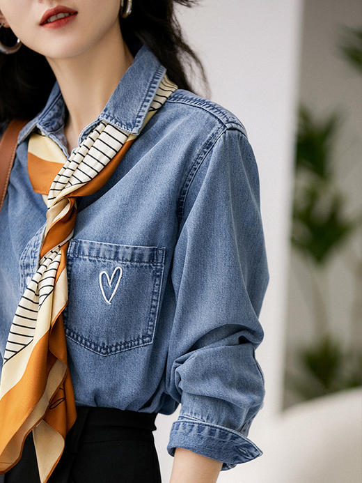 百媚生 休闲百搭爱心刺绣棉长袖牛仔衬衫上衣6444 商品图0