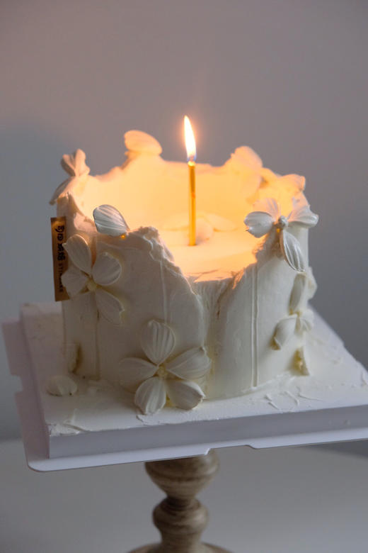 白月光烛台蛋糕 商品图0