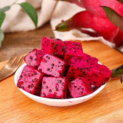 【产地直发！口口爆汁的红心火龙果】色泽诱人，果肉滑嫩，香甜多汁，一枝一果，营养丰富的美味水果！ 商品图3