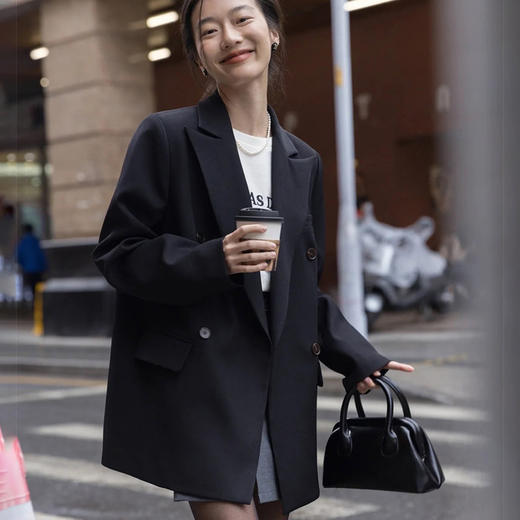 丝毛混纺黑西装外套 意大利进口羊毛 回旋纹路肌理感 宝藏通勤西装单品 大气松弛 商品图0