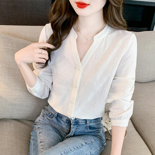 棉布提花v领长袖衬衫，春季新款休闲简约气质百搭小衫上衣KQL-E318N9069 商品图2