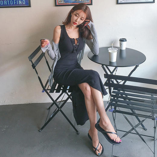 2025夏季【背心连衣裙 吊带长裙无袖】纯色优棉收腰显瘦 紧身气质纽扣裙 商品图1