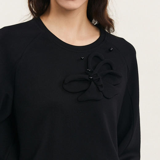 谜底短款卫衣长袖女2024春新款学院风绣花下摆抽绳上衣241MV0154 商品图3