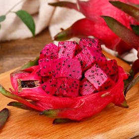 【产地直发！口口爆汁的红心火龙果】色泽诱人，果肉滑嫩，香甜多汁，一枝一果，营养丰富的美味水果！
