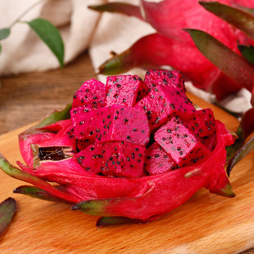 【产地直发！口口爆汁的红心火龙果】色泽诱人，果肉滑嫩，香甜多汁，一枝一果，营养丰富的美味水果！ 商品图0