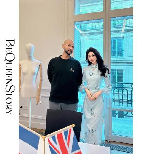 BeQueenStory【兰香如梦】新中式大气国风盘口提花收腰鸵鸟毛连衣裙 商品图0