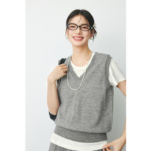 【严选】诗凡黎春基础百搭V领套头背心SF2330061 商品图0